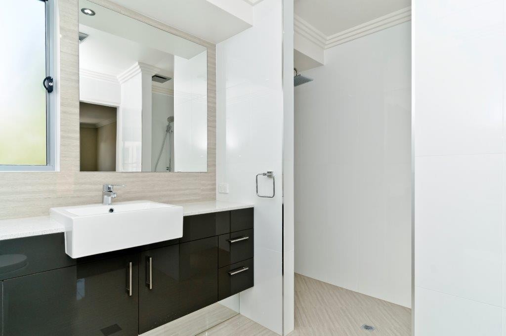 2/76 Beach Parade, MAROOCHYDORE, QLD 4558