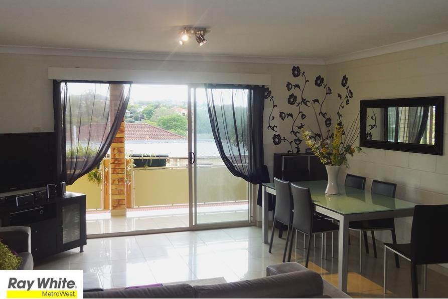 12 Kingsford Street, AUCHENFLOWER, QLD 4066