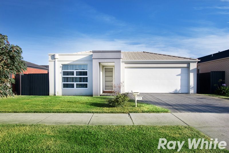 19 Orchard Valley Avenue, PAKENHAM, VIC 3810