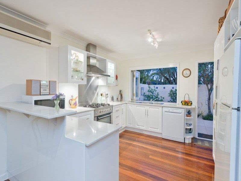 30 Couldrey Street, BARDON, QLD 4065