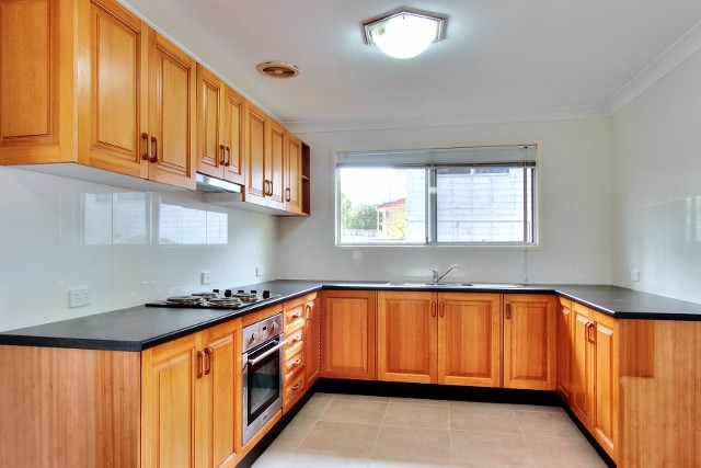 4 Cunningham Street, ROCHEDALE SOUTH, QLD 4123