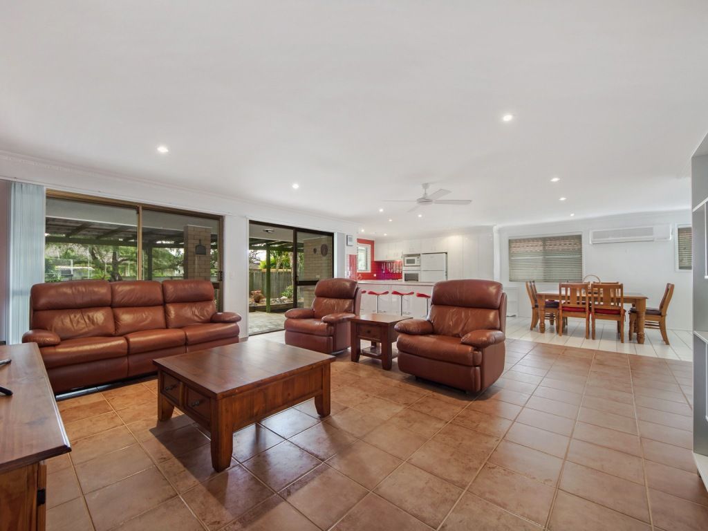 15 Dunkeith Avenue, BENOWA WATERS, QLD 4217