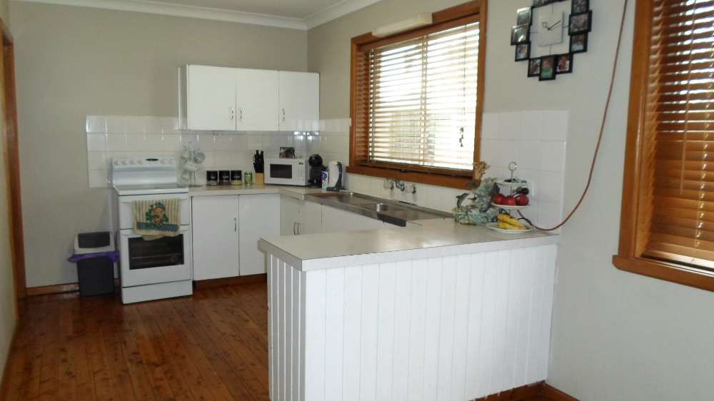 324 Sutherland Street, LAVINGTON, NSW 2641