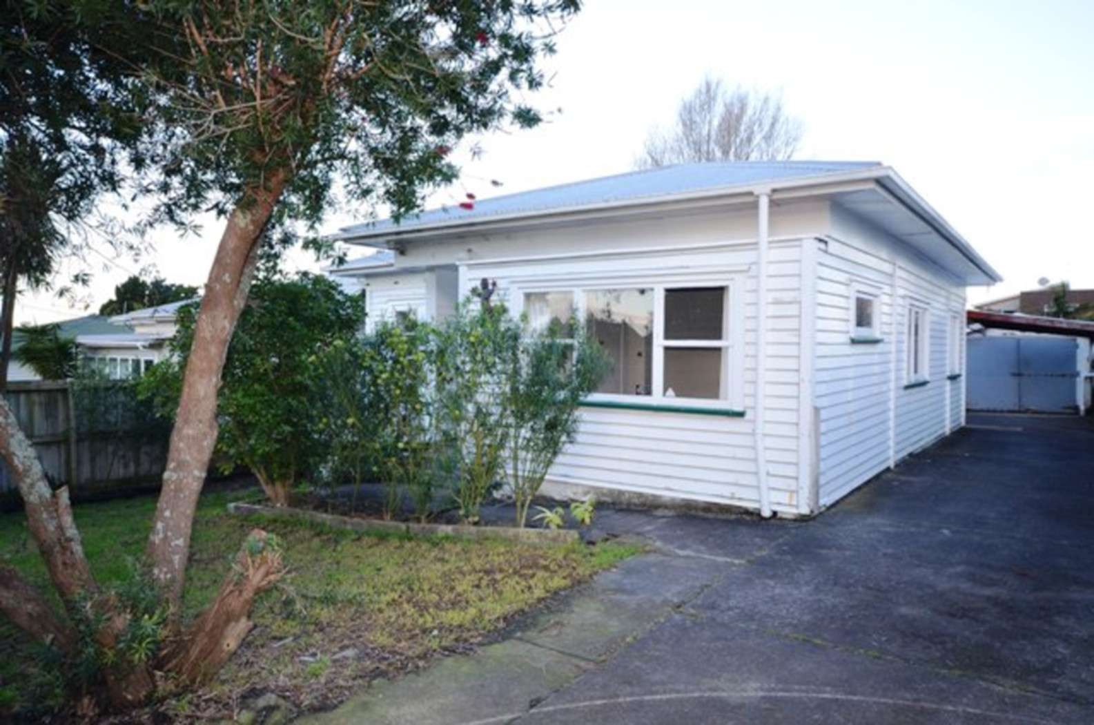 19 Road, Point Chevalier, Auckland City Real Estate Ray