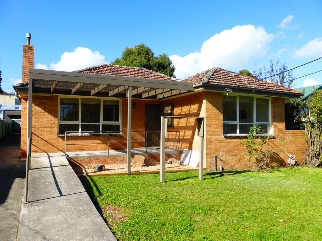 5 Dawson Street, UPPER FERNTREE GULLY, VIC 3156