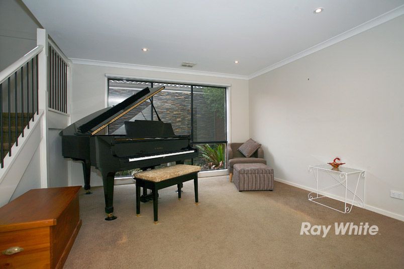 17 Weathertop Way, CRANBOURNE EAST, VIC 3977