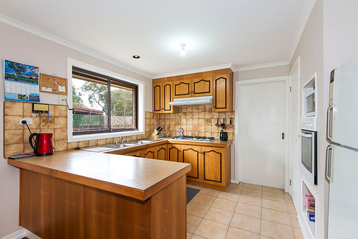 21 McClelland Drive, MILL PARK, VIC 3082