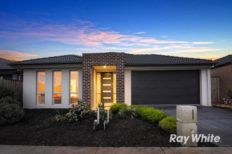 81 Charlbury Crescent, CRANBOURNE NORTH VIC 3977