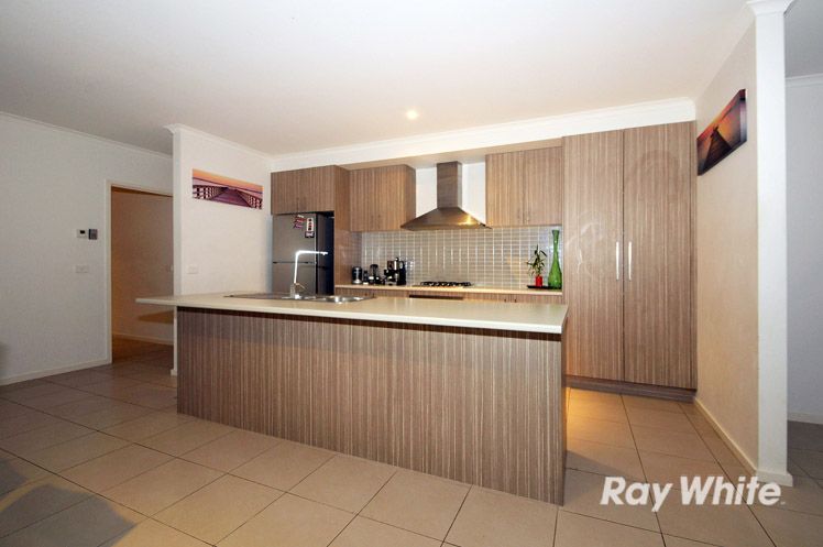 81 Charlbury Crescent, CRANBOURNE NORTH, VIC 3977