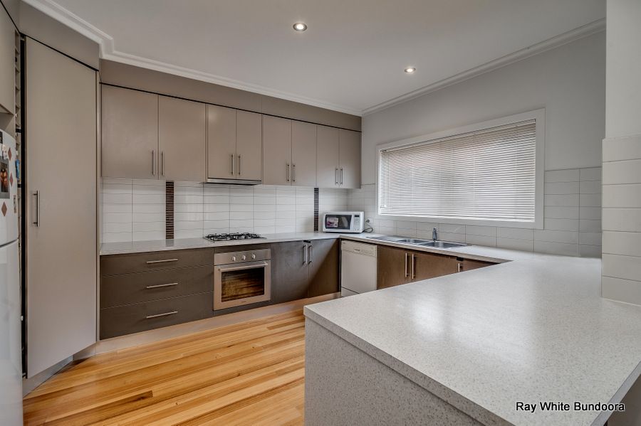 42 Sanctuary Drive, BUNDOORA, VIC 3083