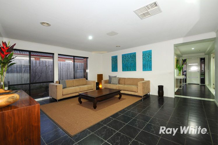 40 Silver Creek Drive, LYNBROOK, VIC 3975
