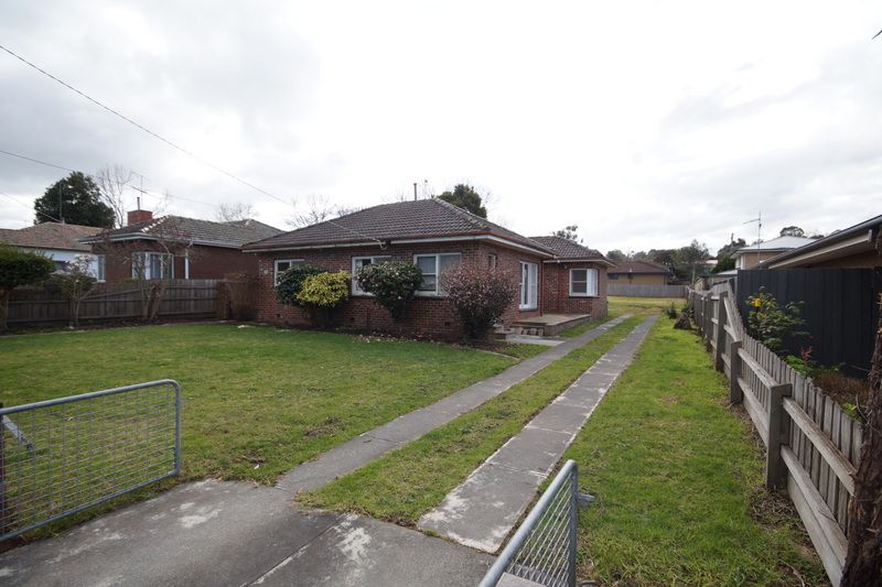 11 Anderson Street, PAKENHAM, VIC 3810