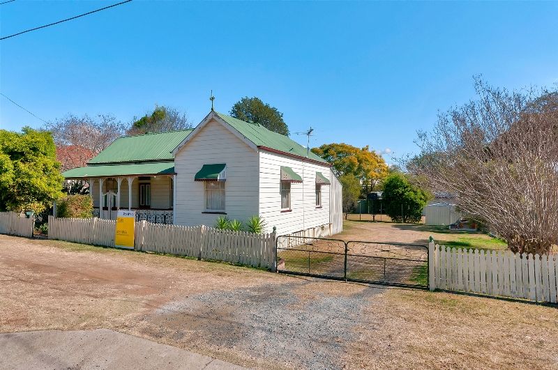 4 Lion Street, IPSWICH, QLD 4305