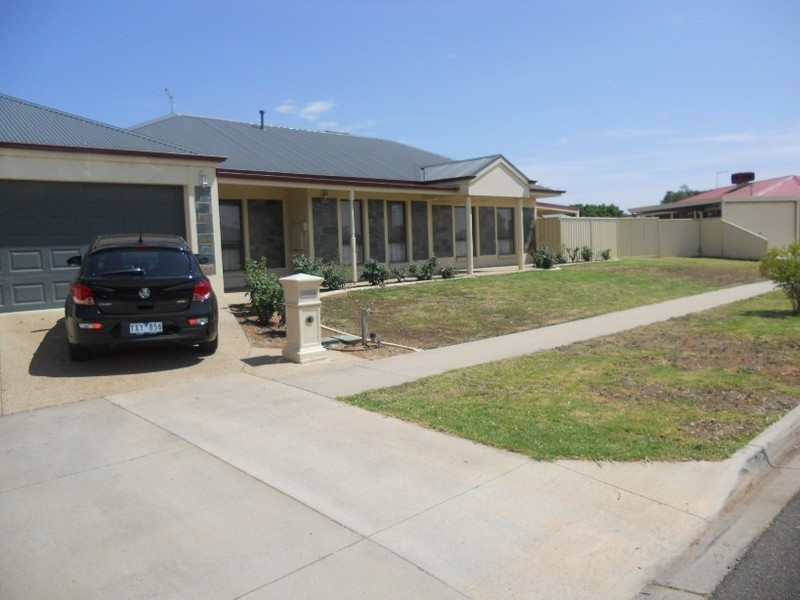 2 Canterbury Drive, MILDURA, VIC 3500