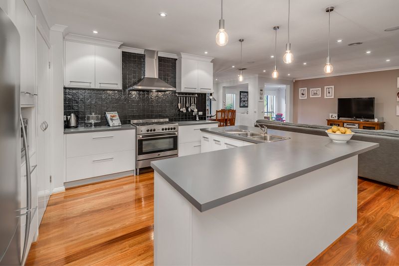 38 The Strand, SOUTH MORANG, VIC 3752