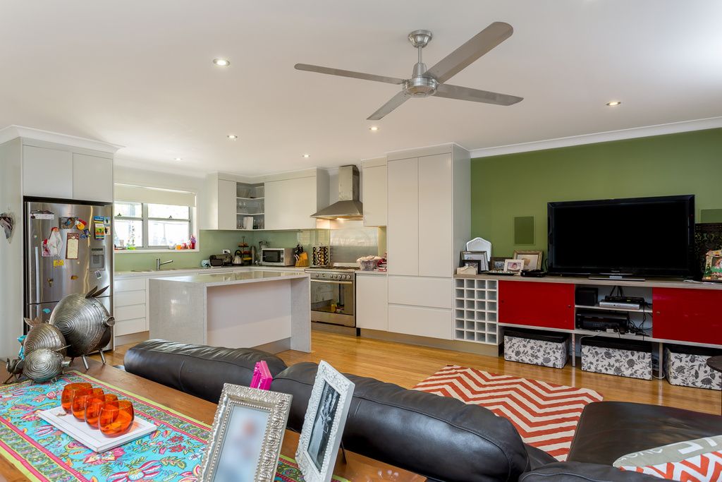 23 Whitehead Drive, BURLEIGH WATERS, QLD 4220