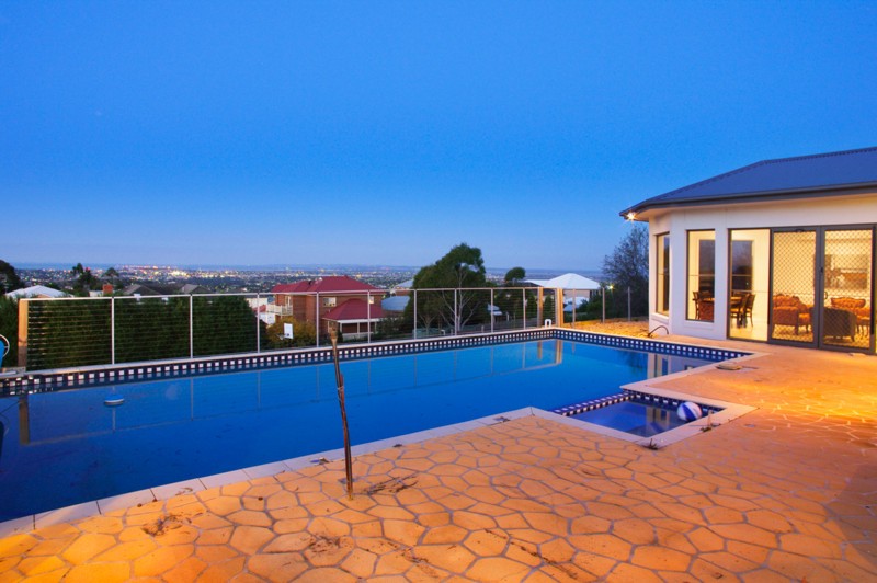 16-18 City View Drive, WANDANA HEIGHTS, VIC 3216