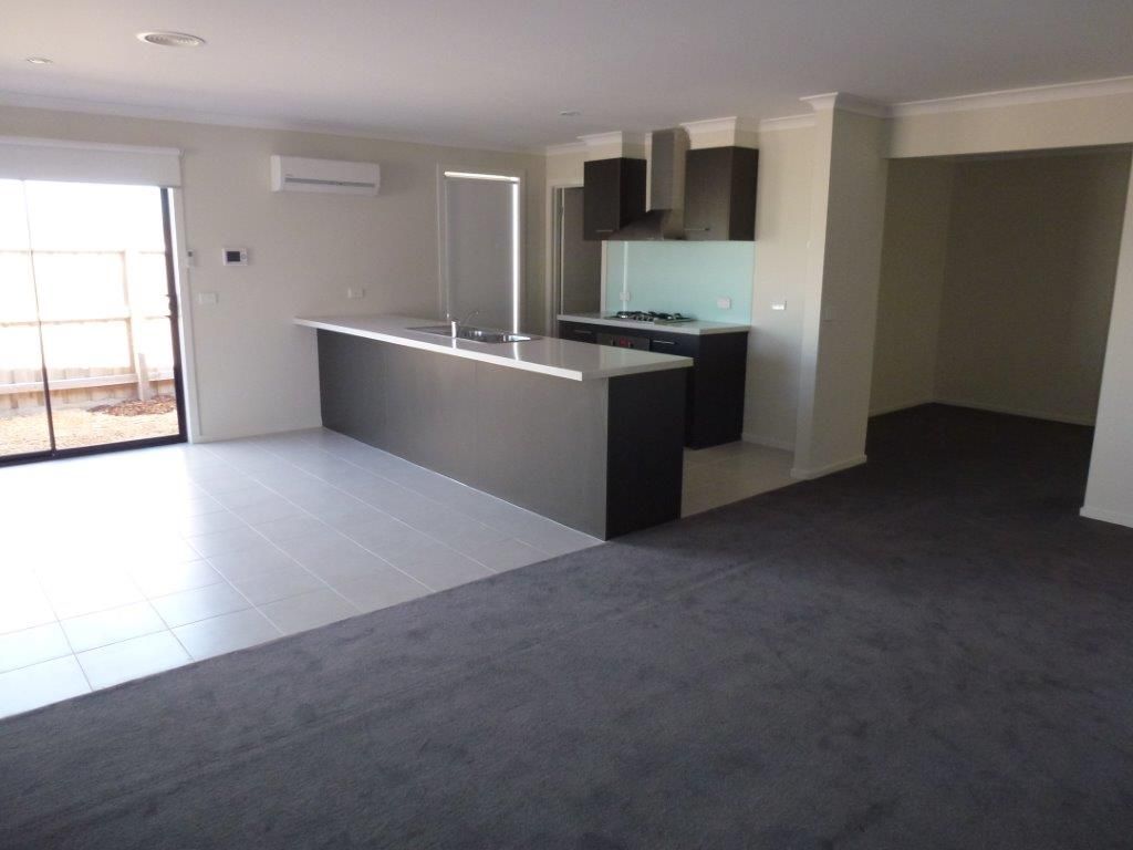 24 Cable Circuit, CRAIGIEBURN, VIC 3064