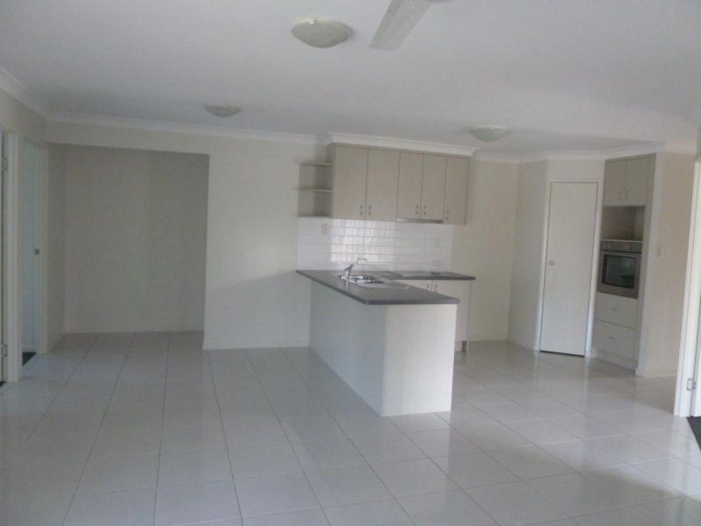 3 Polyanna Court, LOGANLEA, QLD 4131