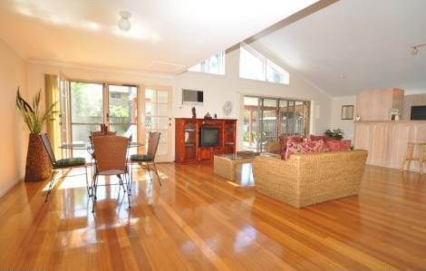 7 Sunbird Avenue, PARADISE POINT, QLD 4216