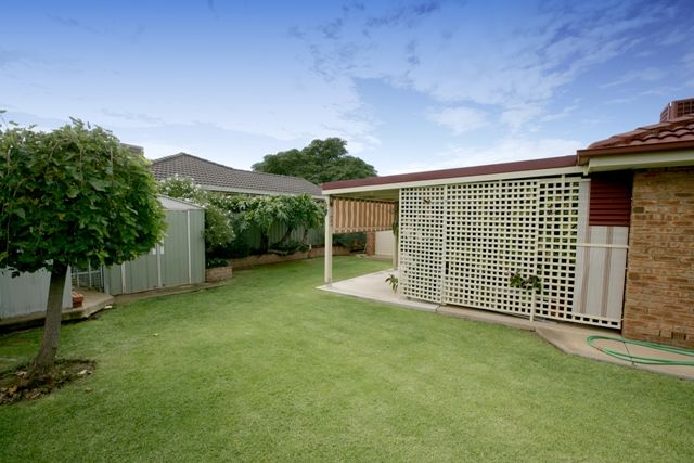 45 Yentoo Drive, GLENFIELD PARK, NSW 2650