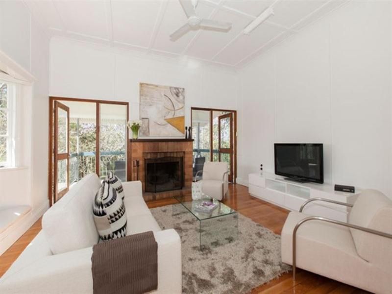 167 Simpsons Road, BARDON, QLD 4065