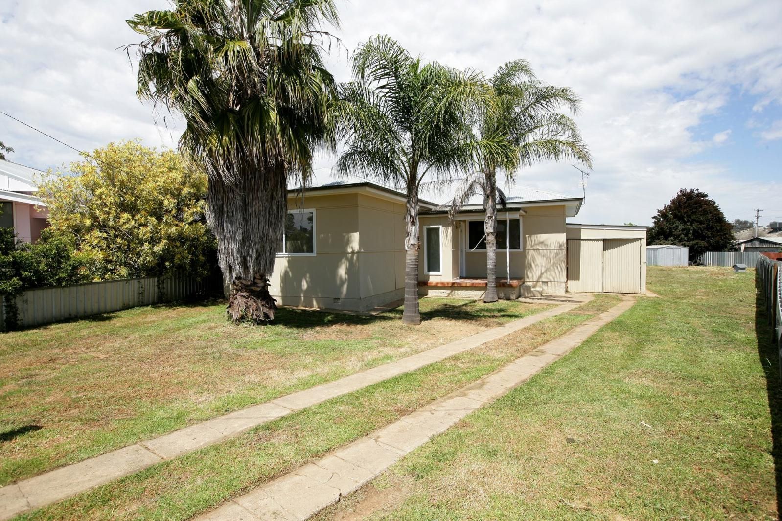 7 Binnak Place, Mount Austin, NSW 2650