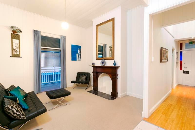16 Fullerton Street, RED HILL, QLD 4059
