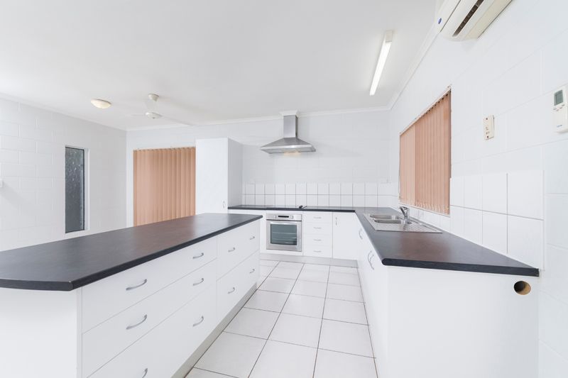 13 Bounty Close, BENTLEY PARK, QLD 4869