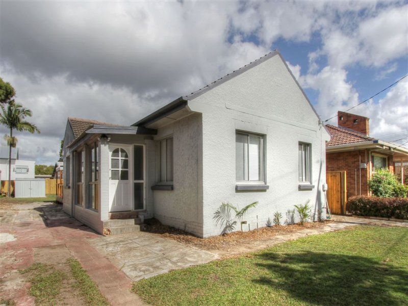 43 Webster Avenue, HENDRA QLD 4011