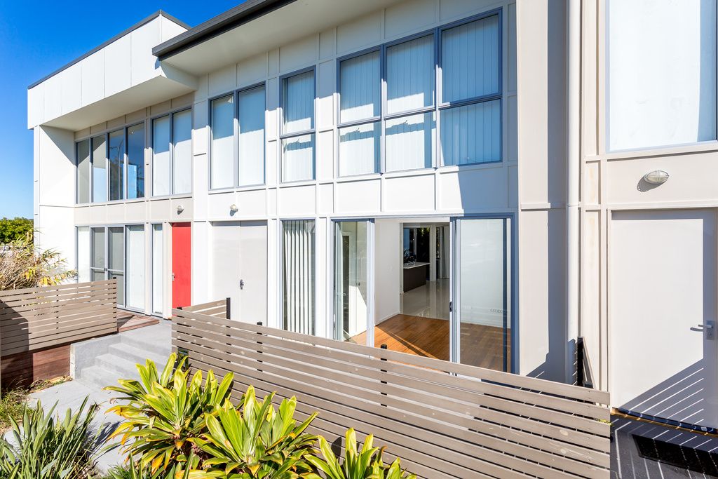 53 South Bay Drive, VARSITY LAKES QLD 4227