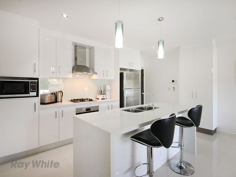 25 Balmoral Street, HAWTHORNE QLD 4171