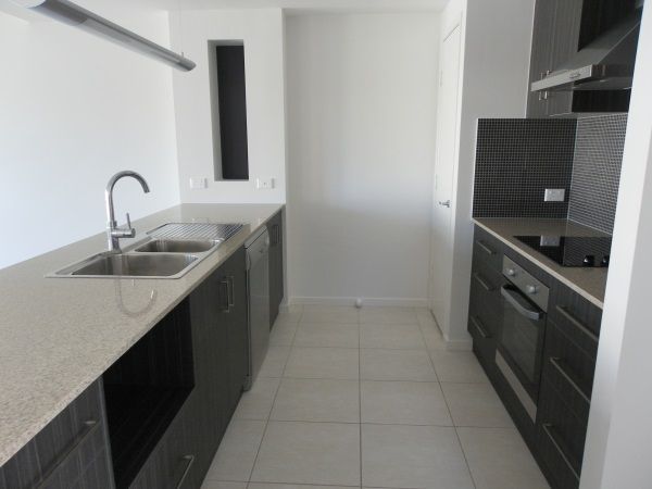 Villa 8 'The Vybe'   20-24 Mooney Crescent, EMERALD, QLD 4720