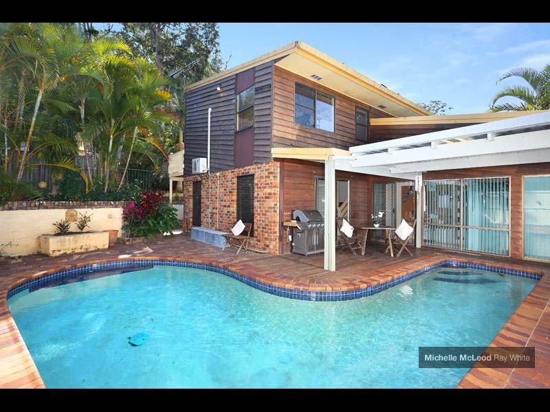 6 Pearra Place, CHAPEL HILL QLD 4069