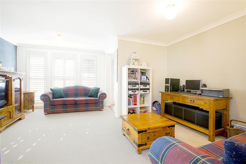 24 Waringa Crescent, GLENMORE PARK, NSW 2745