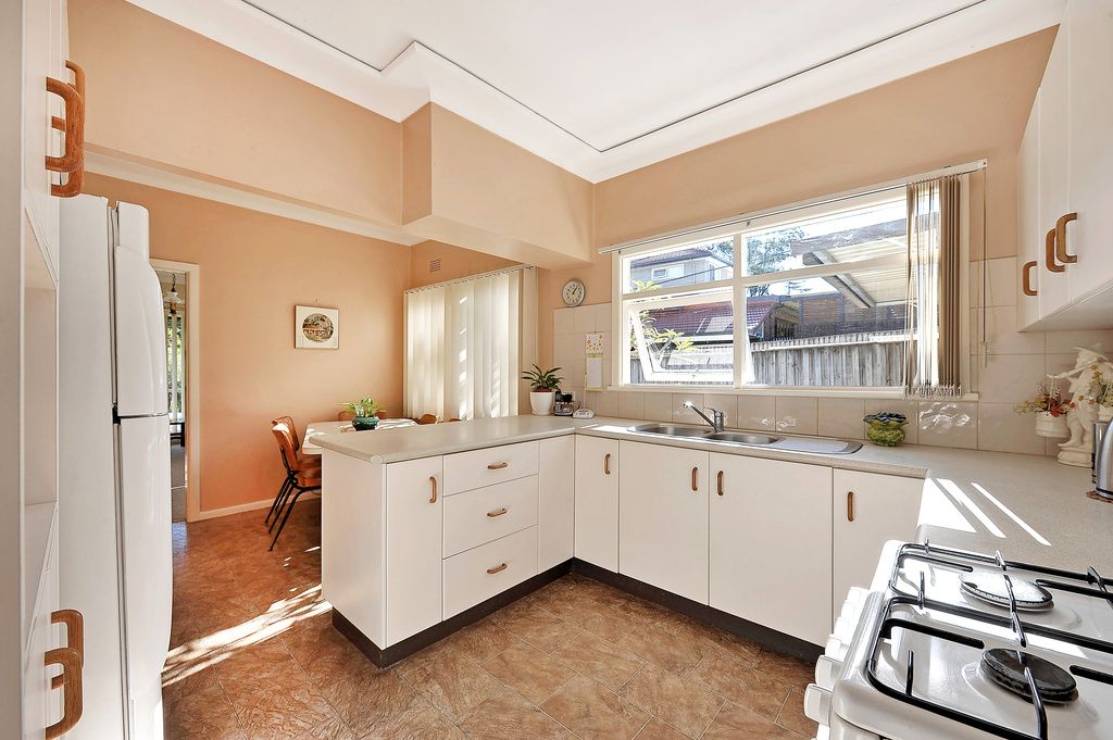 26 Lockerbie Road, THORNLEIGH, NSW 2120