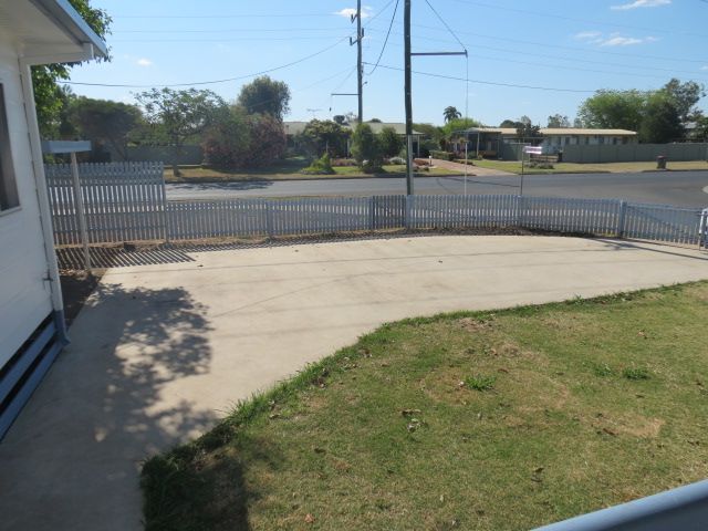 2 Round Tree Drive, EMERALD, QLD 4720