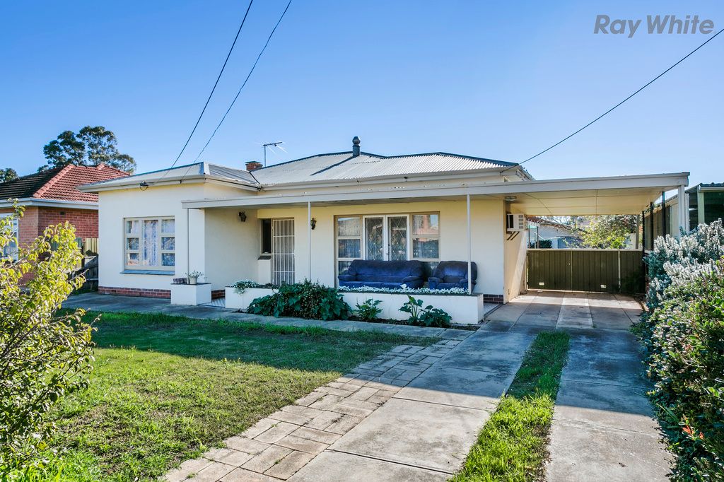 8 Eleanor Close, Mooroobool, QLD, 4870