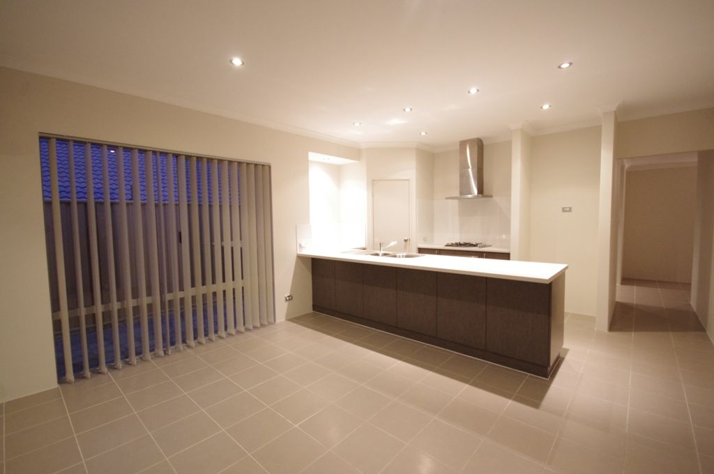 7 Ferrara Way, GIRRAWHEEN, WA 6064
