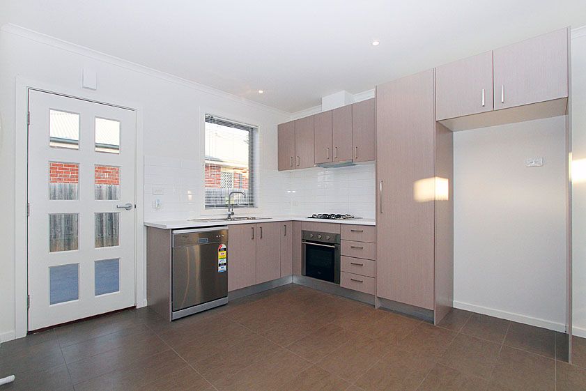 2/26 Westall Street, THOMASTOWN, VIC 3074