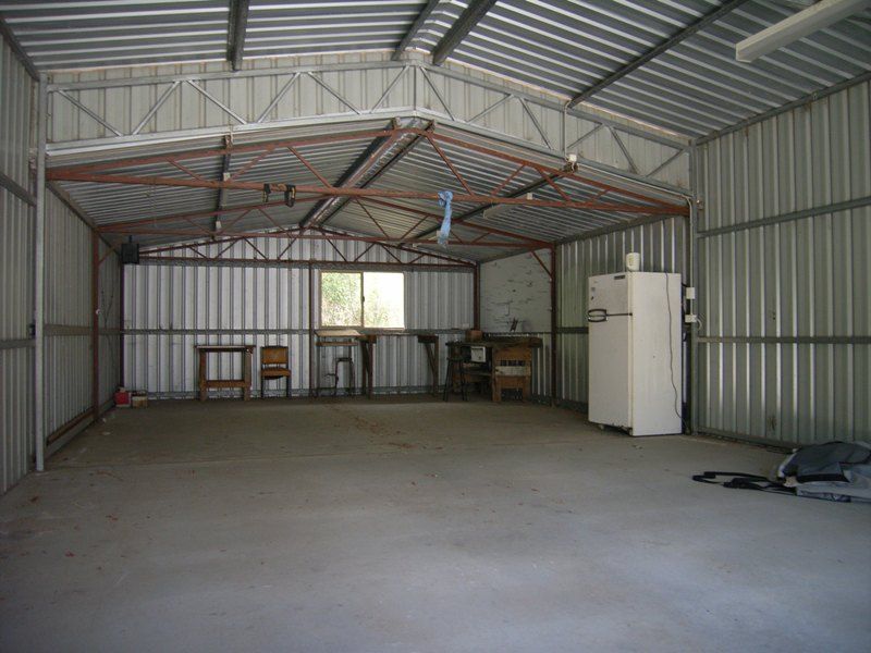 28 North Shore Drive, DONGARA, WA 6525