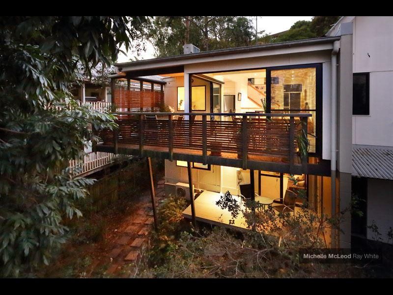 9 Central Avenue, INDOOROOPILLY QLD 4068