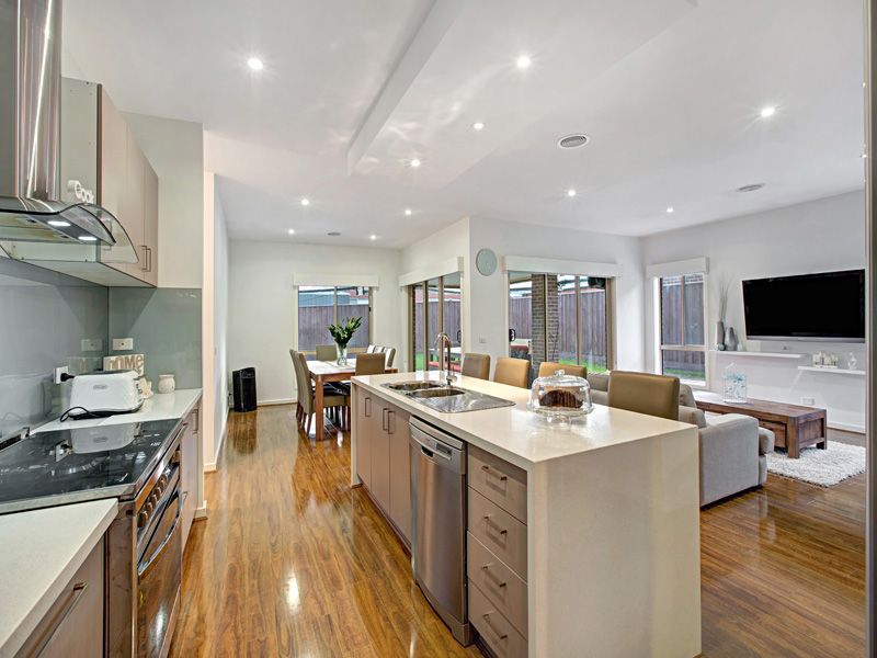 21 Stonegate Drive, WOLLERT, VIC 3750