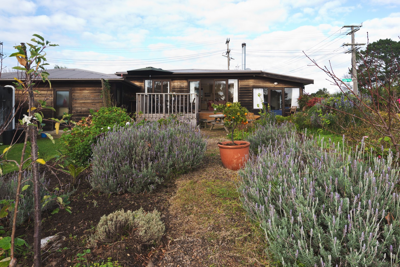 27B Ealing Crescent, BEACHLANDS, Manukau City