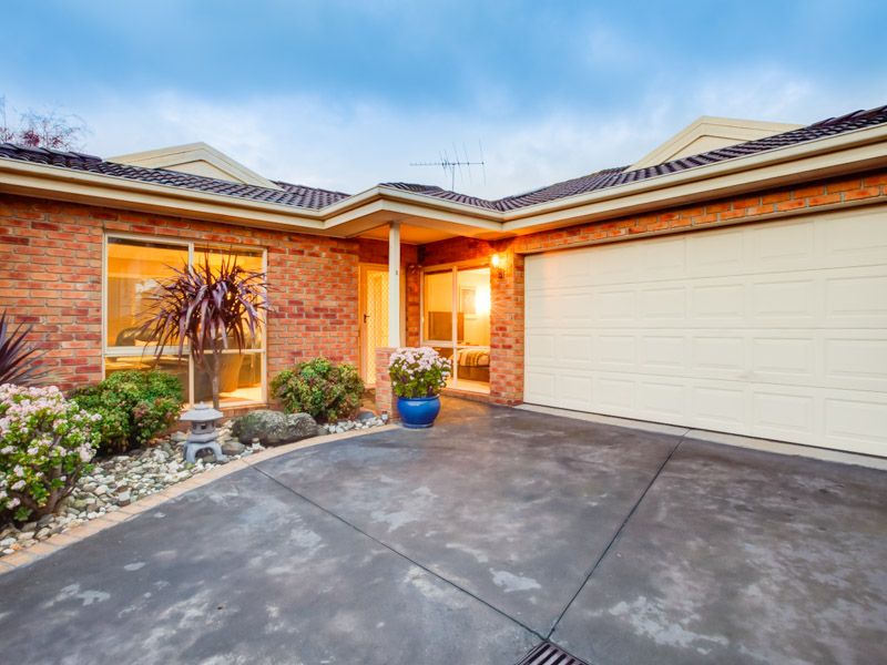 10 Jarrahdale Street, CHELTENHAM VIC 3192