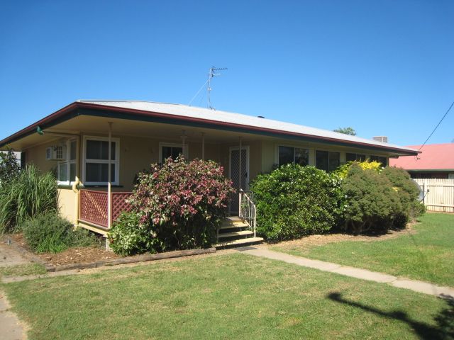 104 Harris Street, EMERALD, QLD 4720
