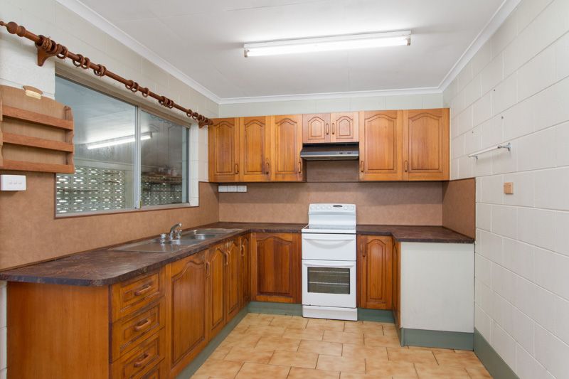 13 Torrance Avenue, EDGE HILL, QLD 4870