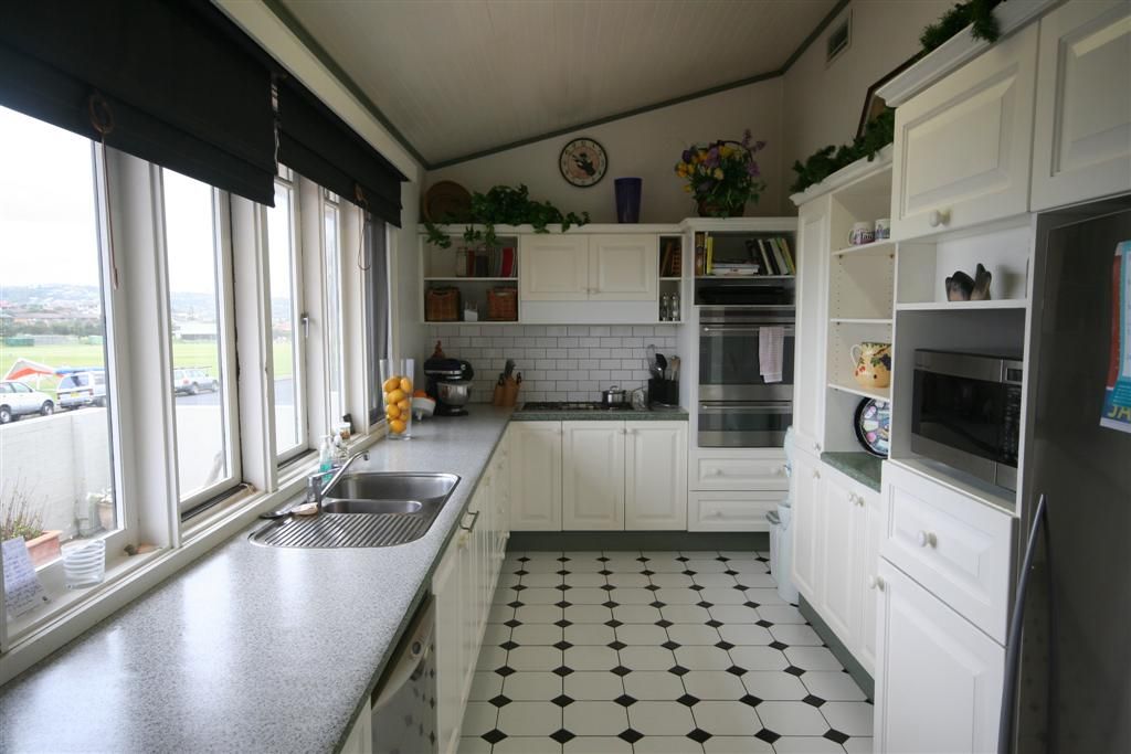 2 Bar Beach Avenue, BAR BEACH, NSW 2300