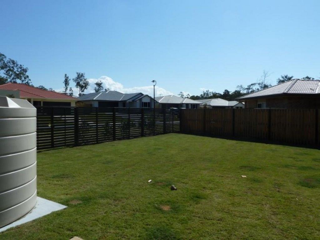39 Quinn Close, AUGUSTINE HEIGHTS, QLD 4300