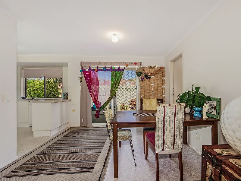 8 Gladful Court, VARSITY LAKES QLD 4227